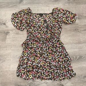 NWT TRIXXI URBAN OUTFITTERS BLACK FLORAL TIER MINI DRESS M